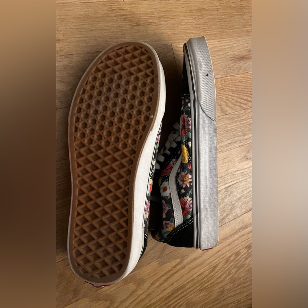 Vans - Picture 4 of 9